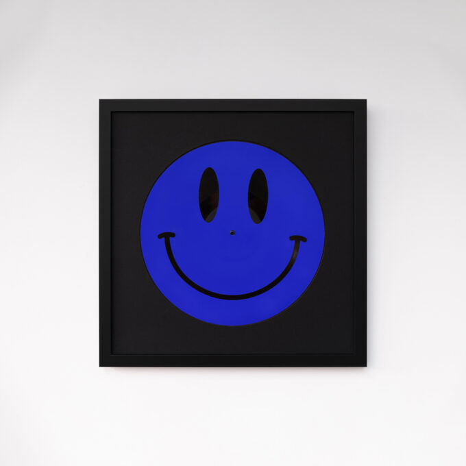 Reversible 12” Vinyl in UV Fluorescent Blue